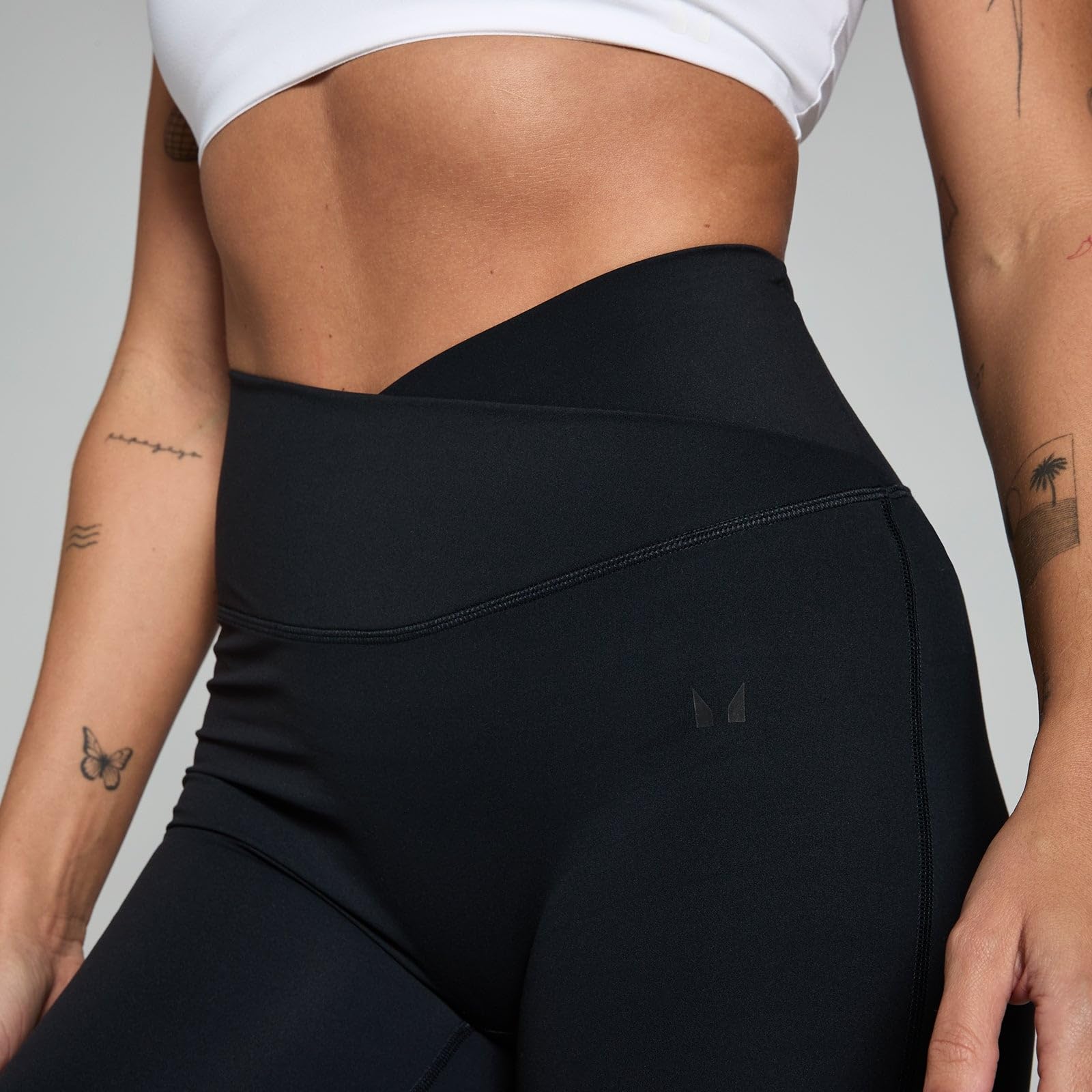myprotein-mp-tempo-shorts-damen-schwarz-recyceltes-polyamid image 5