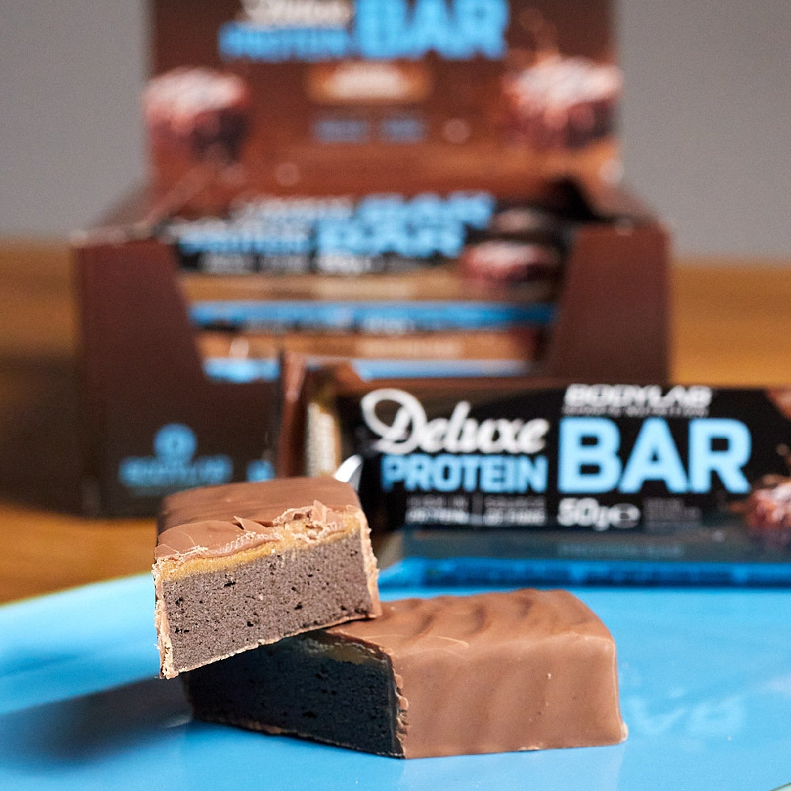 bodylab24-deluxe-protein-bar-12x50g-mit-vollmilchschokolade image 4