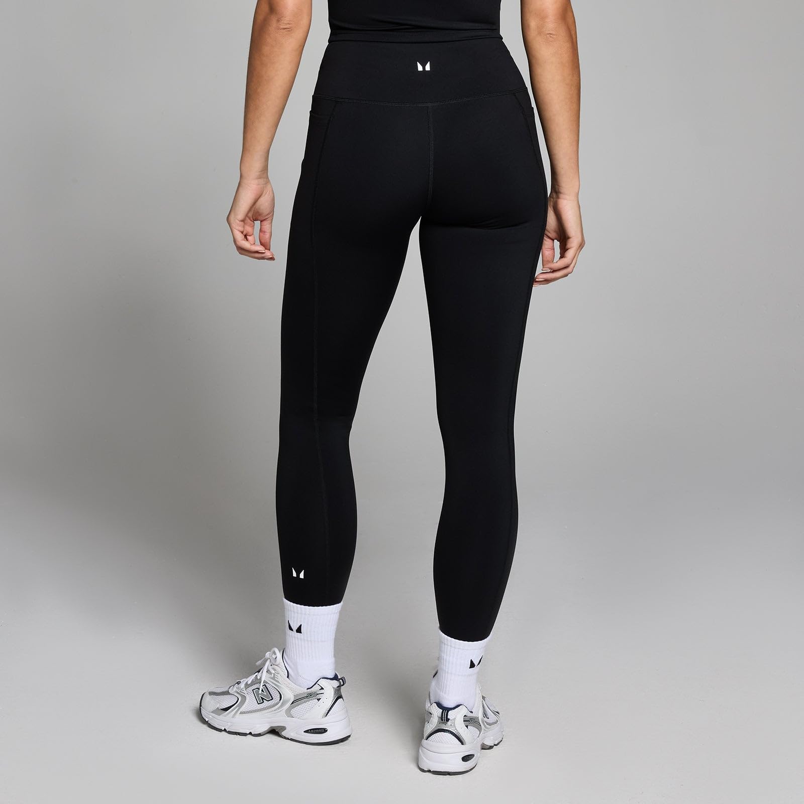 myprotein-mp-active-leggings-damen-mit-taschen-schwarz image 4