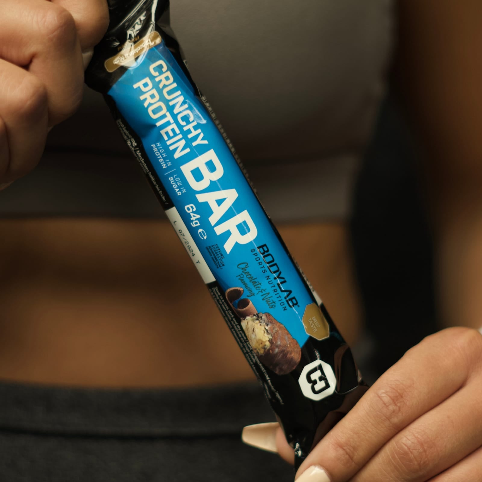 bodylab24-crunchy-protein-bar-3-x-12x64g-dreierpack-proteinriegel image 7